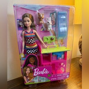 Barbie Doll and Pet Playhouse Playset with 2 Pets